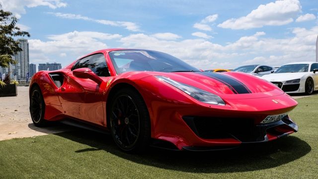 dán phim cách nhiệt cho xe Ferrari