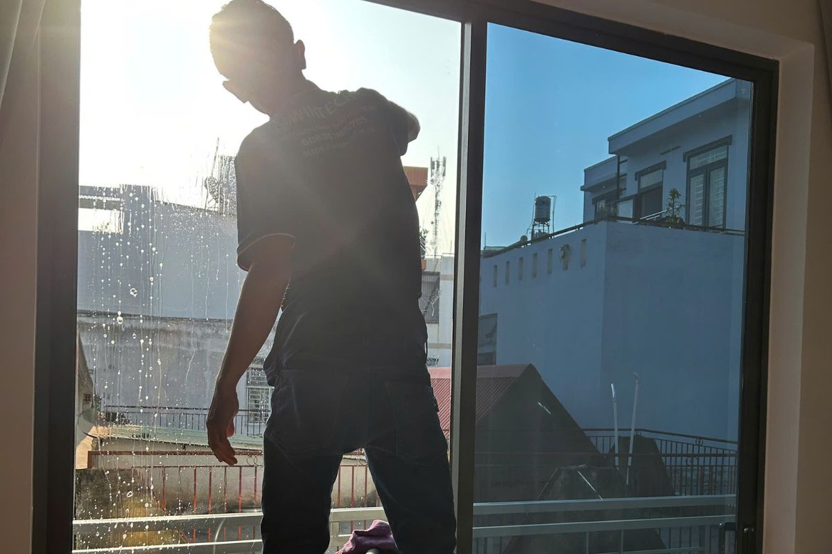 Dán Kính Chống Sáng